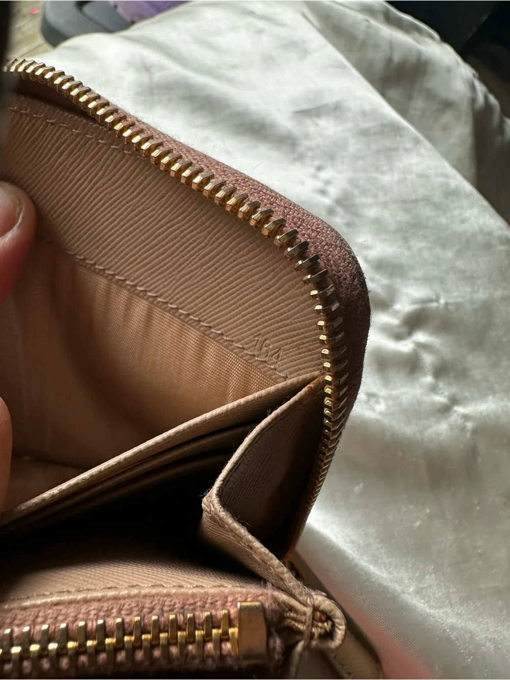 Prada zip around